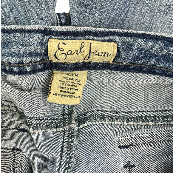 Earl Jeans Studded Capri - Picture 6 of 7